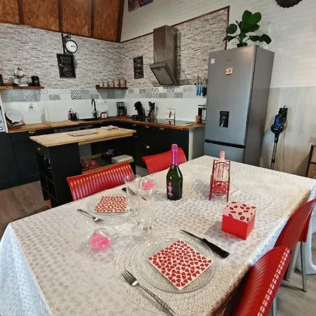 Le Cosy Occitan Chaleureuse Indépendante Baignoire Terrasse Jardin Hébergement de vacances Carcassonne