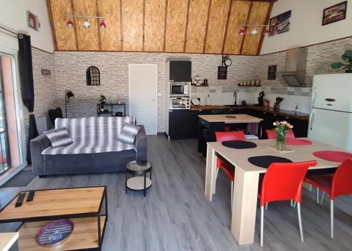 Le Cosy Occitan Chaleureuse Indépendante Baignoire Terrasse Jardin Hébergement de vacances Carcassonne